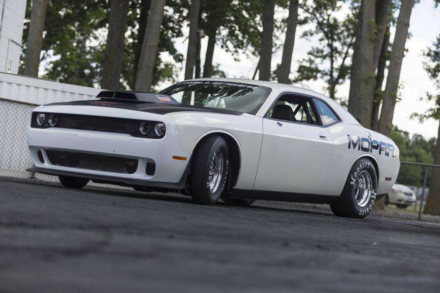  Dodge Challenger Drag Pak by Mopar 2015 года  (фото 5 из 12)